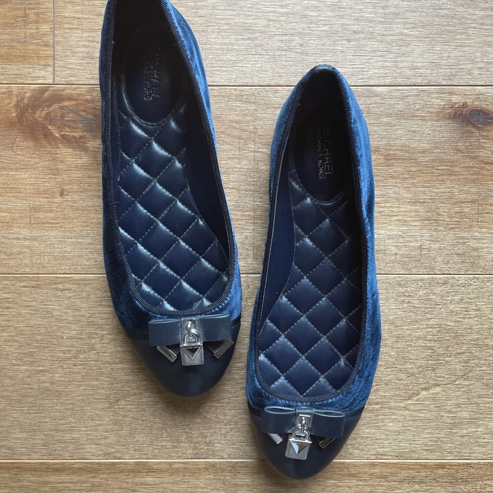 Michael Kors navy velvet flats with lock detail size 8.5